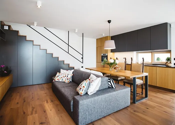 Kraljica 波尔托罗